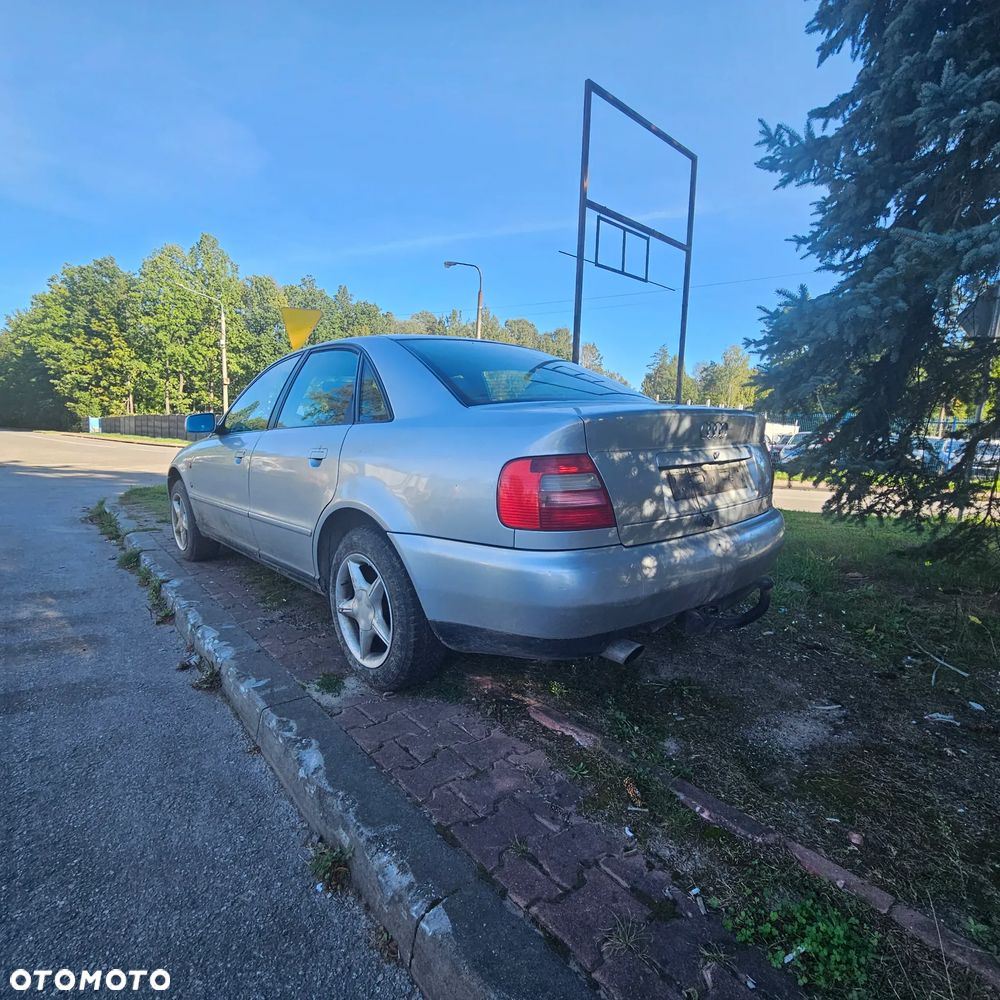 AUDI A4 B5 pojazd na części: maska, zderzak, drzwi, szyby, lusterka, chłodnica ... - 10