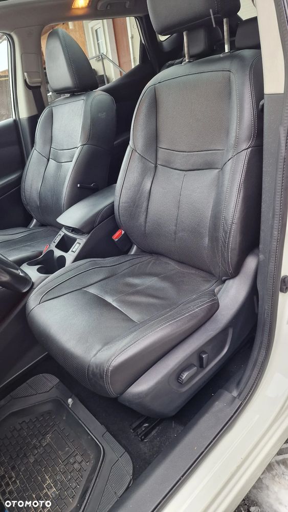 Nissan Qashqai 1.6 DCi Xtronic TEKNA - 26