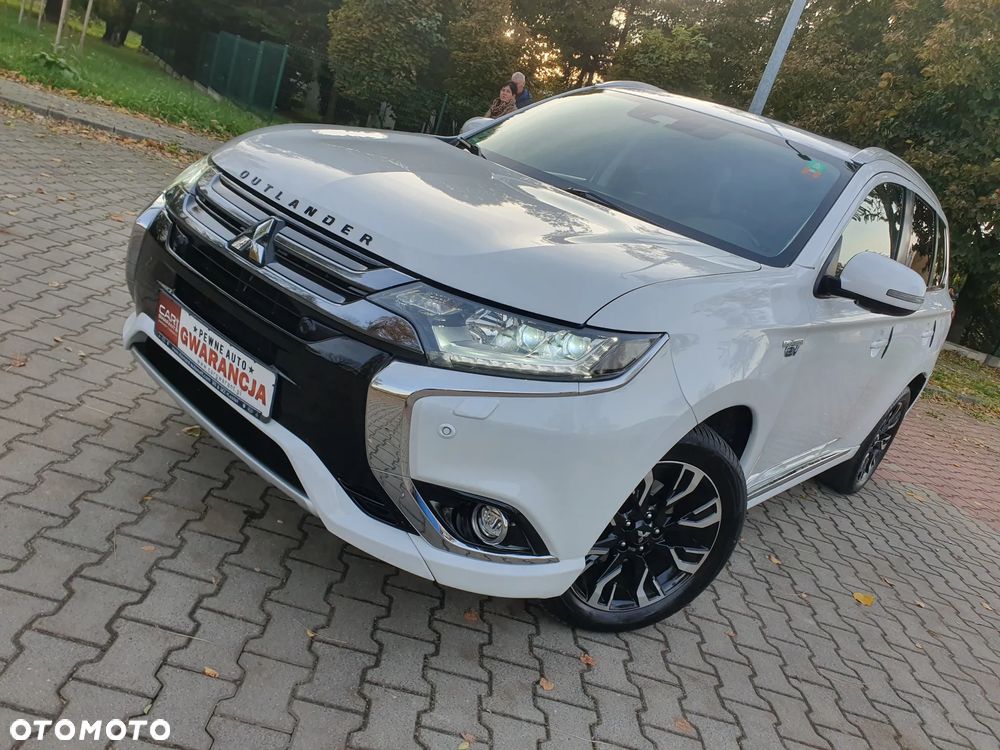 Mitsubishi Outlander 2.0 4WD Top - 4