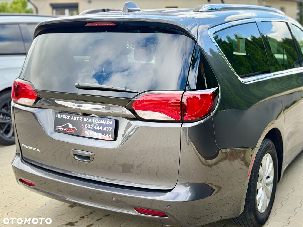 Chrysler Pacifica - 9