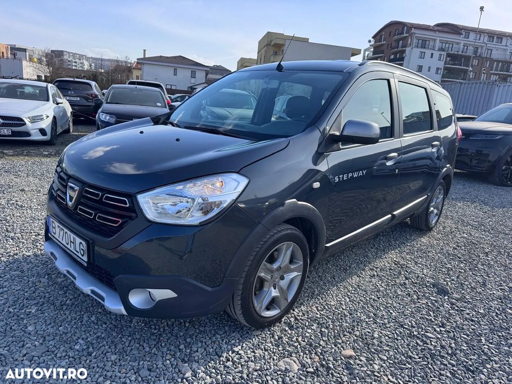 Dacia Lodgy 1.5 Blue dCi Stepway - 1