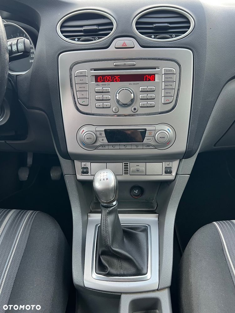 Ford Focus 1.6 16V Black Magic - 16