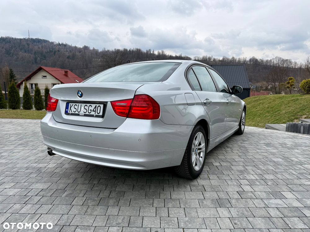 BMW Seria 3 318i Edition Exclusive - 28