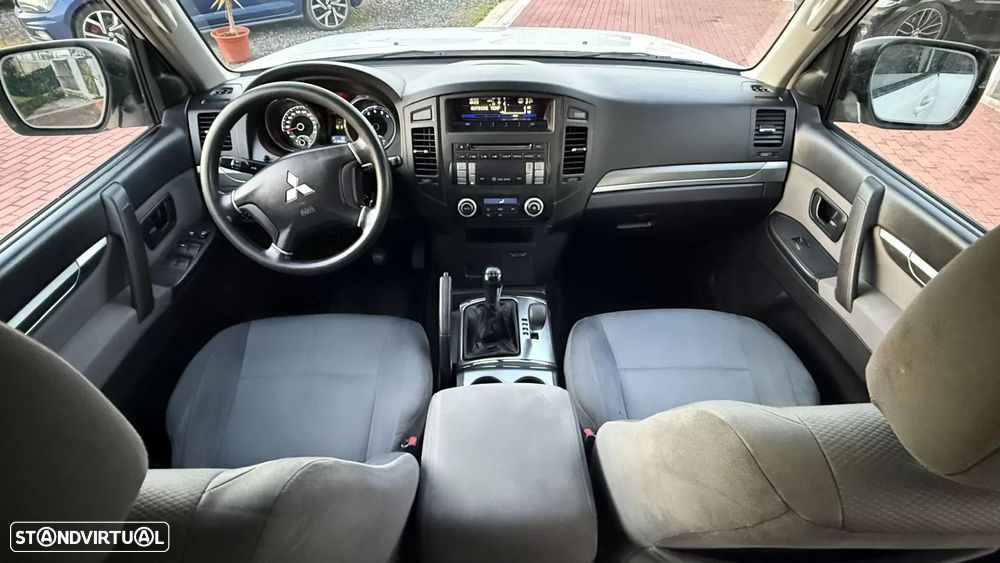 Mitsubishi Pajero 3.2 DI-D Intense - 26