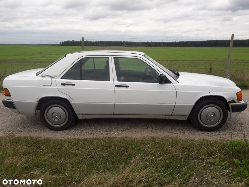 Mercedes-Benz W201 (190) - 6
