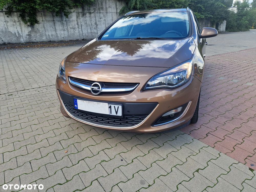 Opel Astra IV 2.0 CDTI Cosmo - 1
