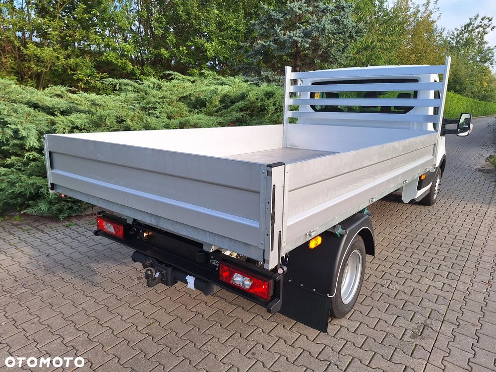 Ford Transit - 11
