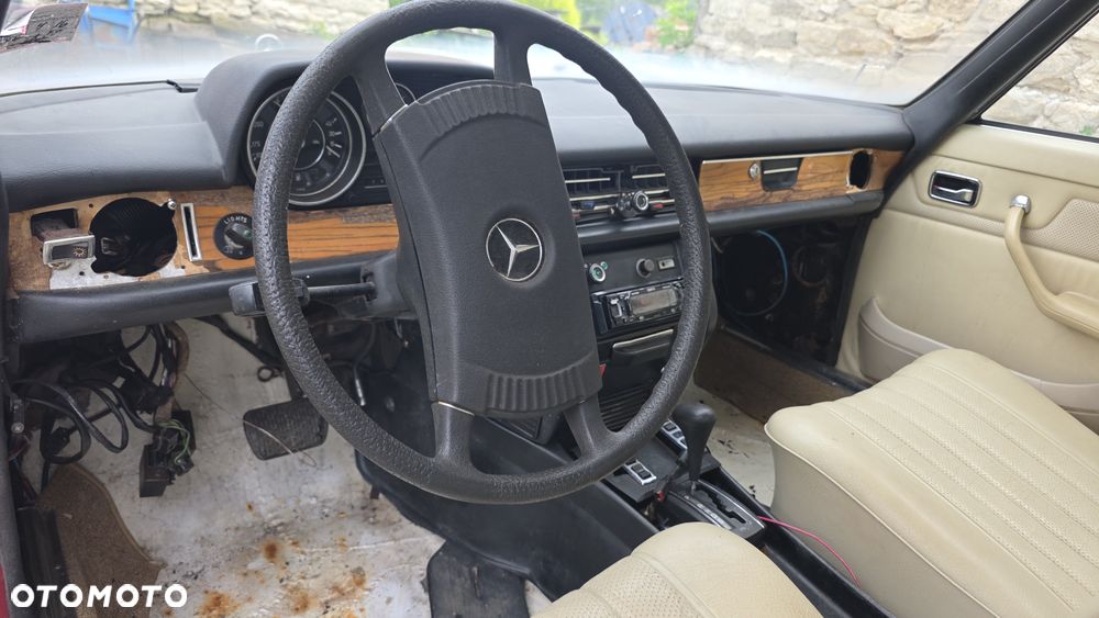 Mercedes-Benz 280 - 19