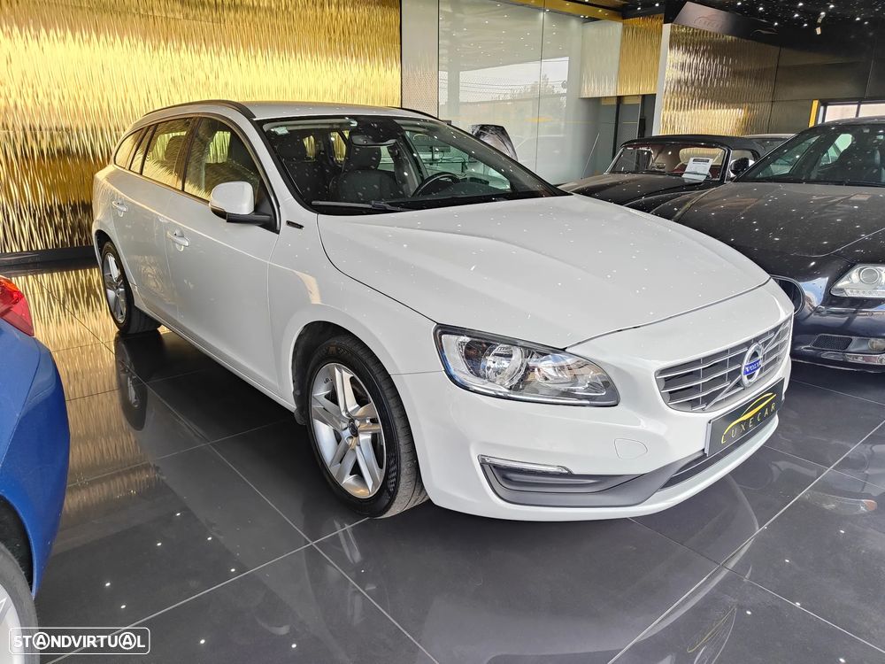 Volvo V60 2.4 D6 Momentum AWD Phev - 3