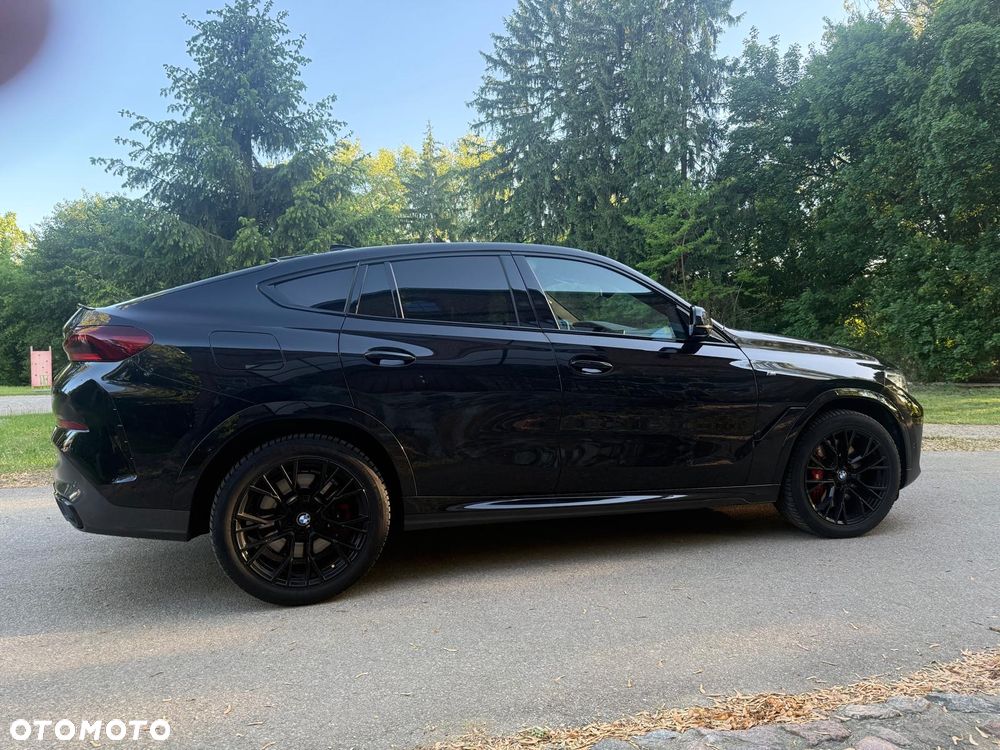 BMW X6 xDrive40d mHEV - 11