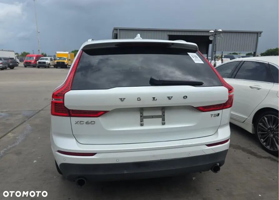 Volvo XC 60 T5 AWD Momentum - 6
