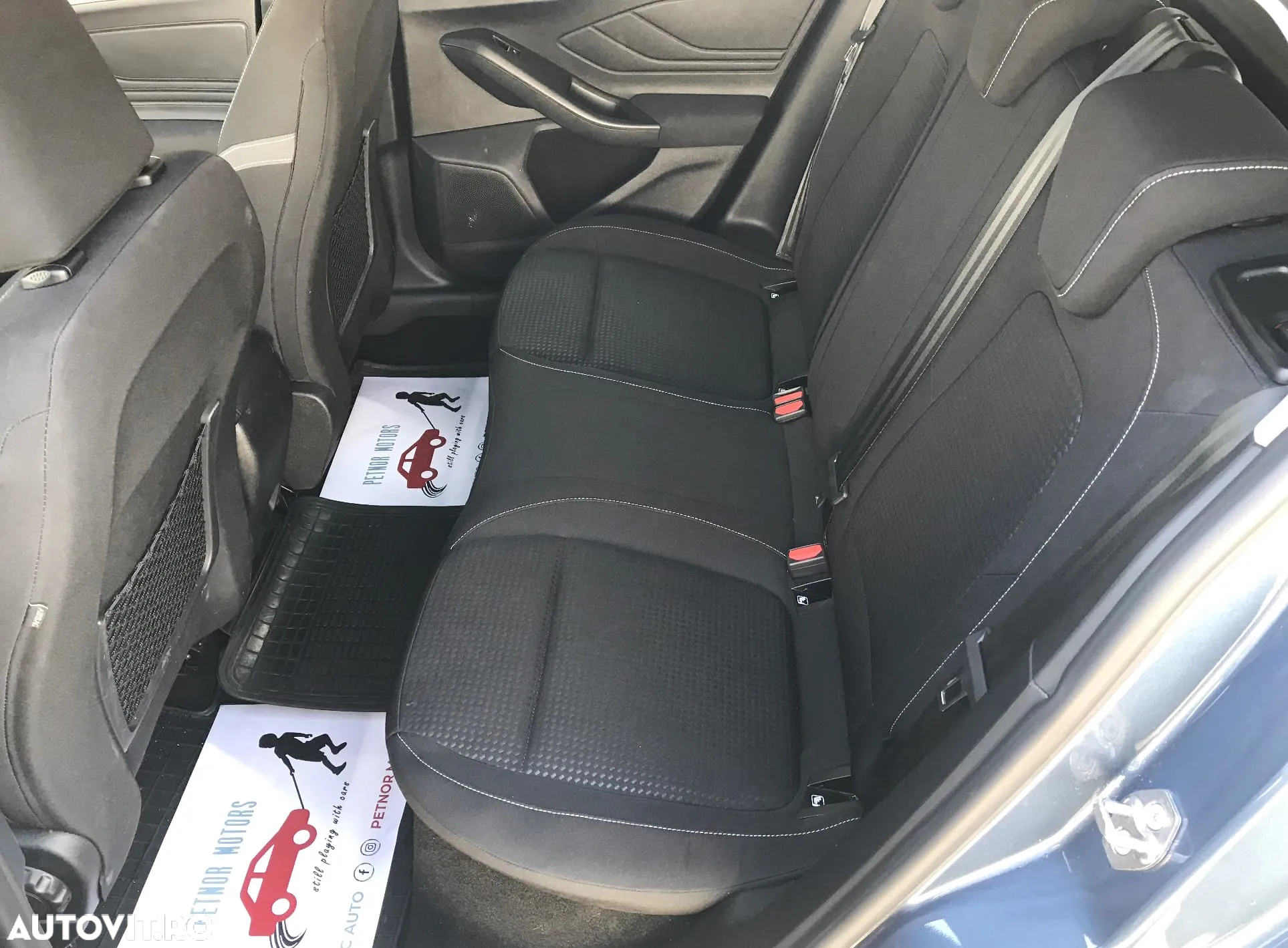 Ford Focus 1.0 EcoBoost Active Business - 14