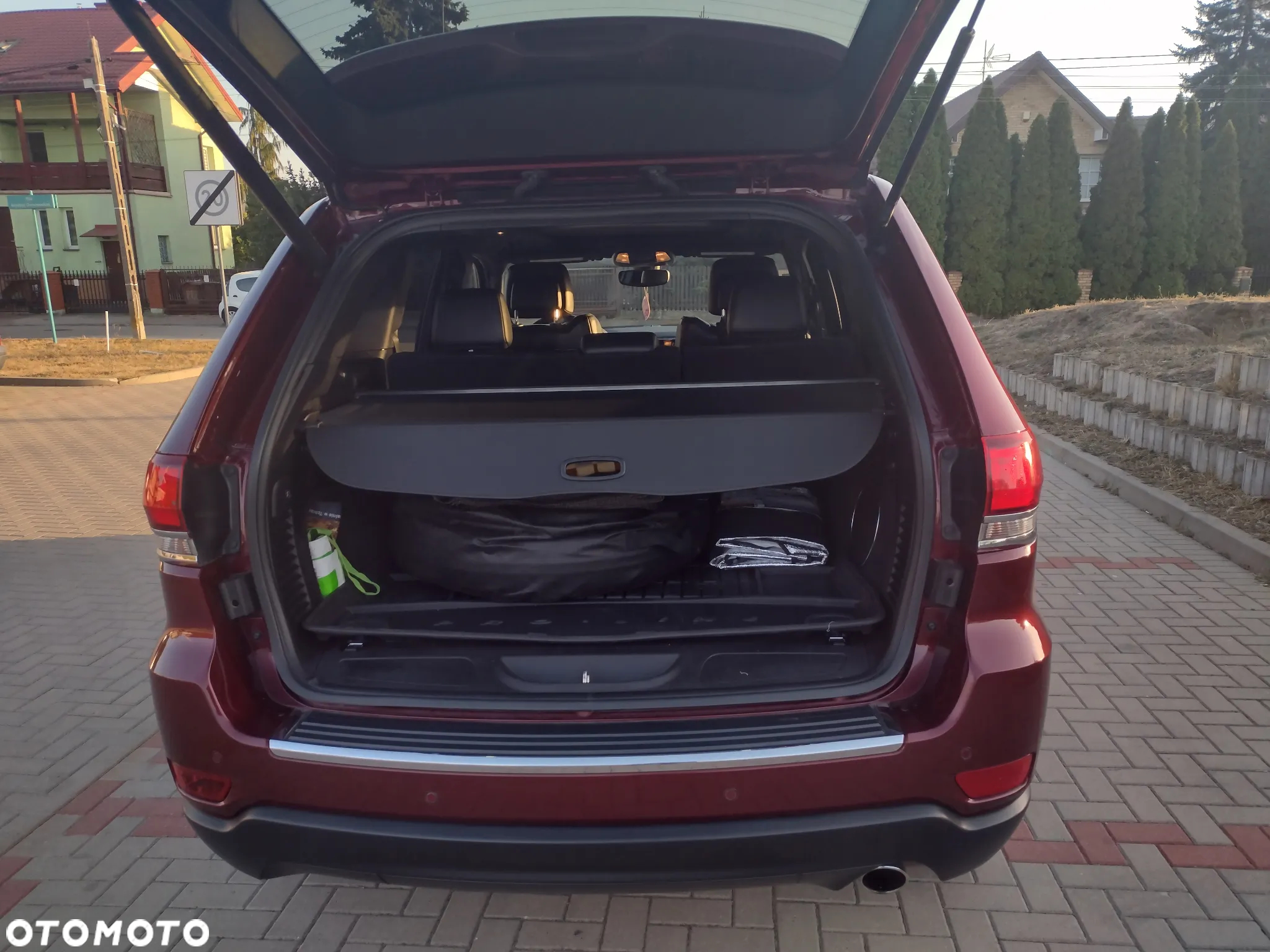 Jeep Grand Cherokee - 29