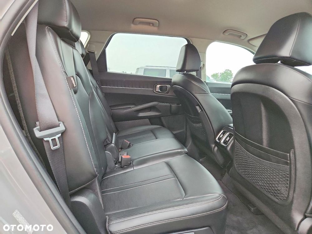 Kia Sorento - 11
