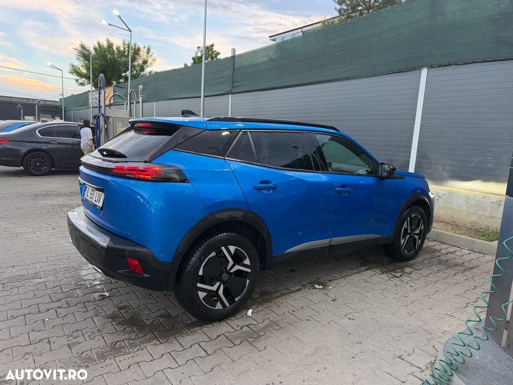 Peugeot 2008 1.2 L PureTech STT EAT8 Allure - 4