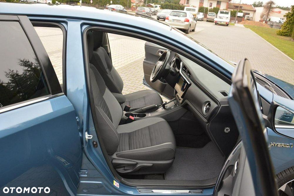 Toyota Auris Hybrid 135 Premium - 17