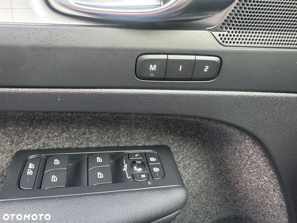 Volvo XC 40 B3 Core - 29