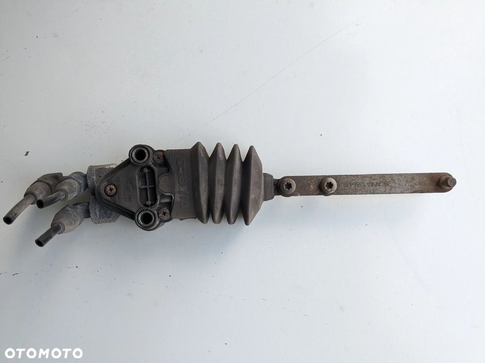 ZAWÓR POZIOMUJĄCY KABINY WABCO 4640070160 - 3