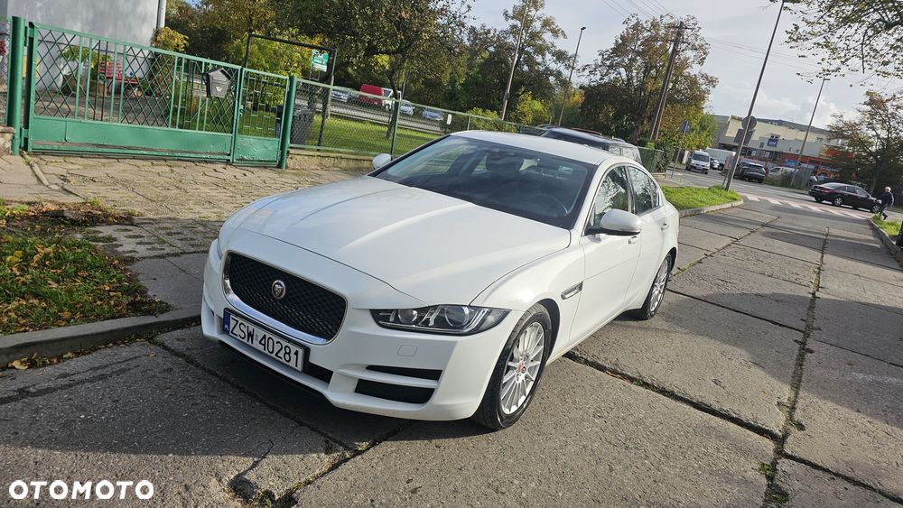 Jaguar Xe