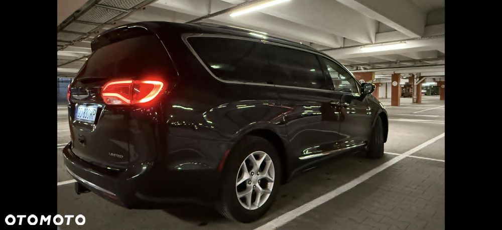 Chrysler Pacifica - 7
