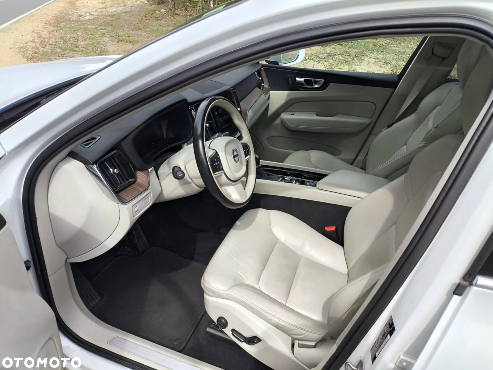 Volvo XC 60 T6 AWD Momentum - 9