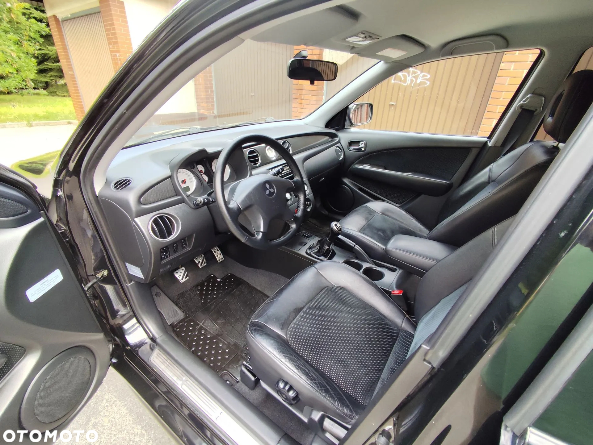 Mitsubishi Outlander 2.0 Turbo 4WD - 11