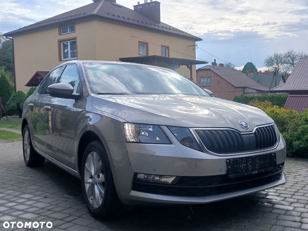 Skoda Octavia 1.6 TDI DSG Ambition - 2