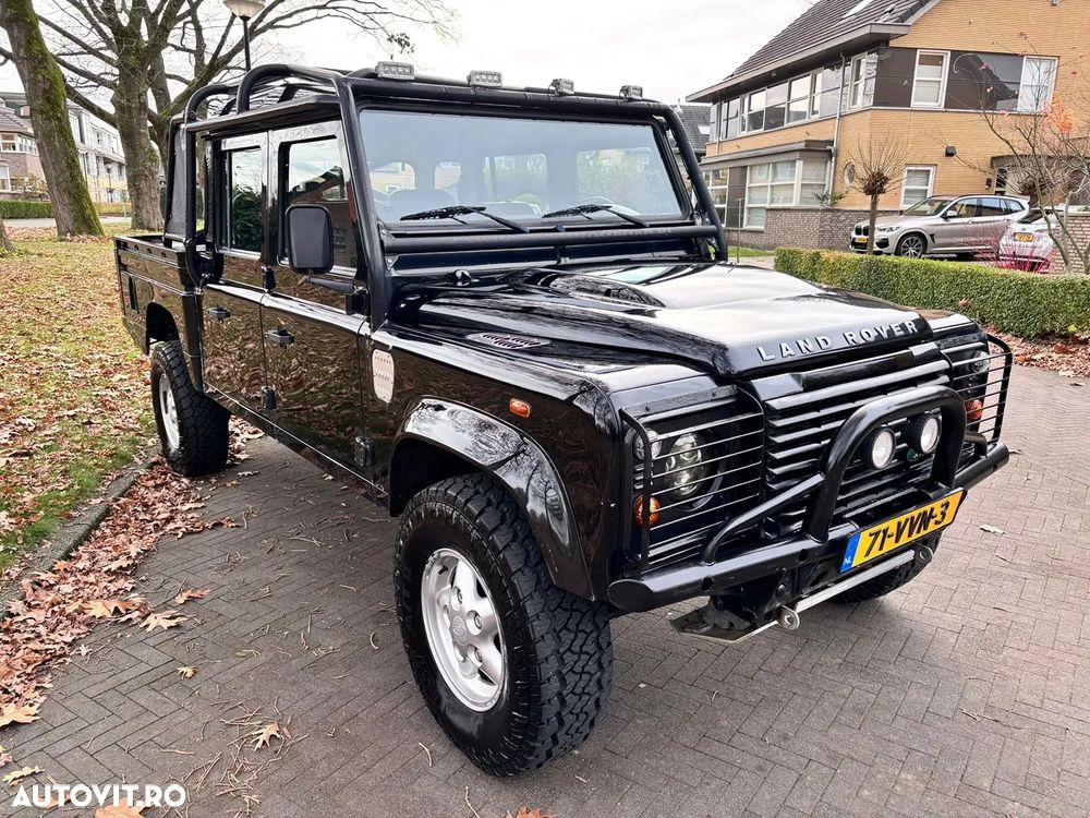 Land Rover Defender - 2