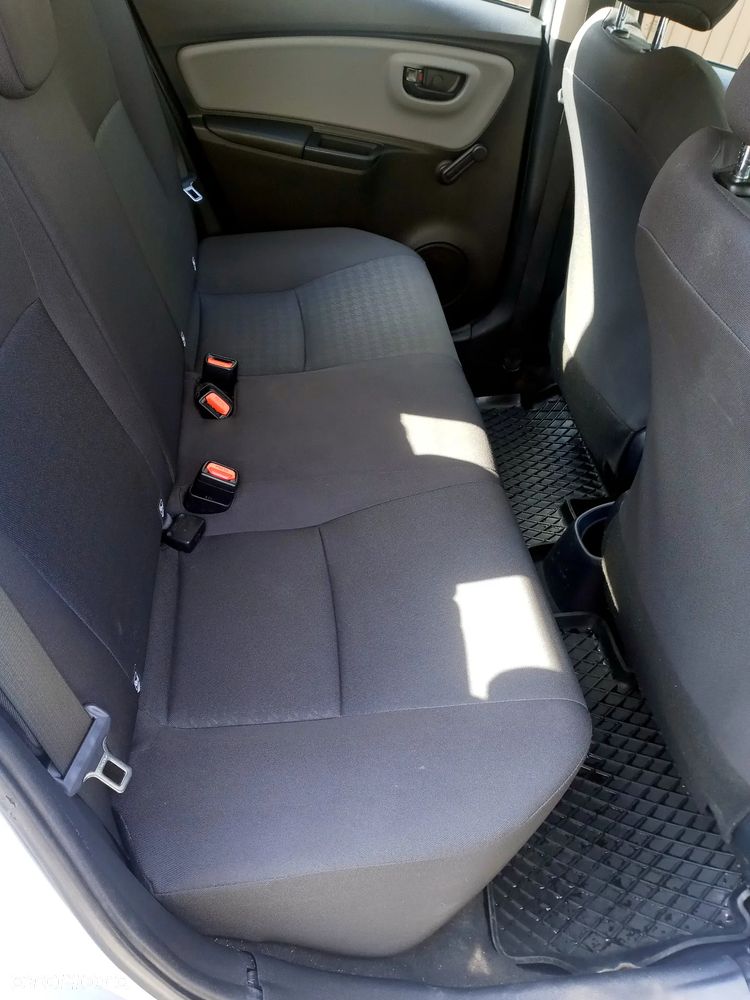 Toyota Yaris 1.0 Active EU6 - 5