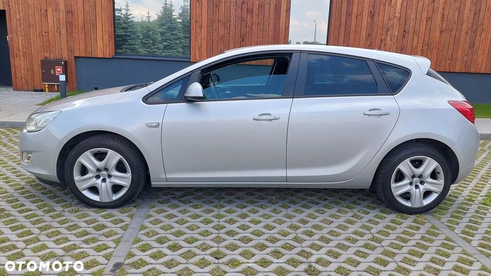 Opel Astra - 2