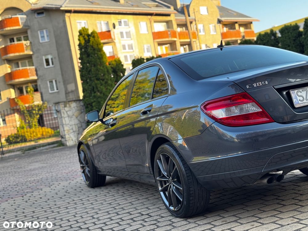 Mercedes-Benz Klasa C 180 CGI Automatik BlueEFFICIENCY Avantgarde - 38
