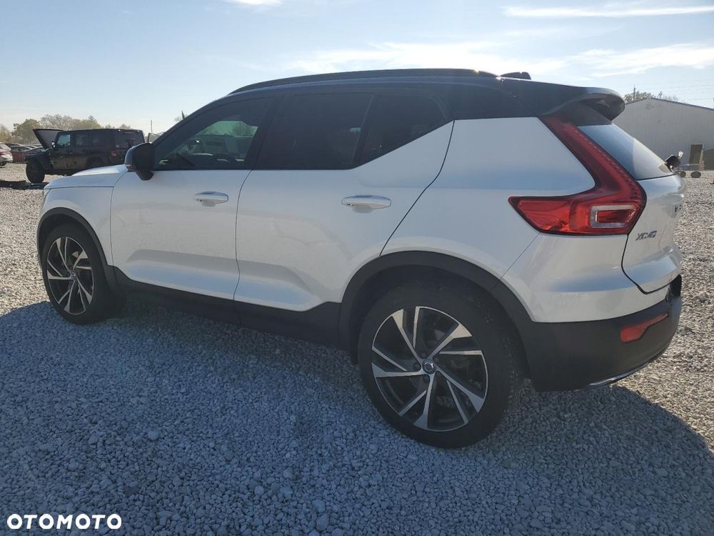 Volvo XC 40 T5 AWD Geartronic R-Design - 2