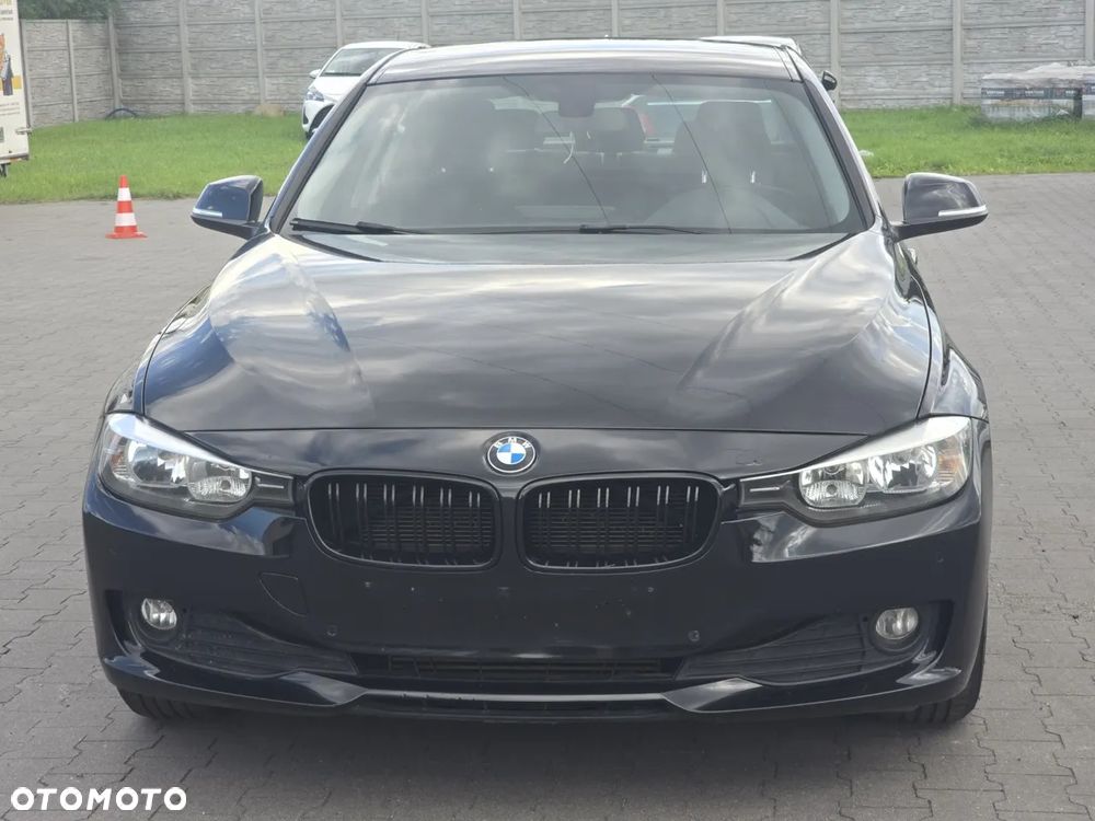 BMW Seria 3 318d - 6