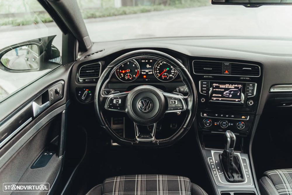 VW Golf 2.0 TDi GTD DSG - 21