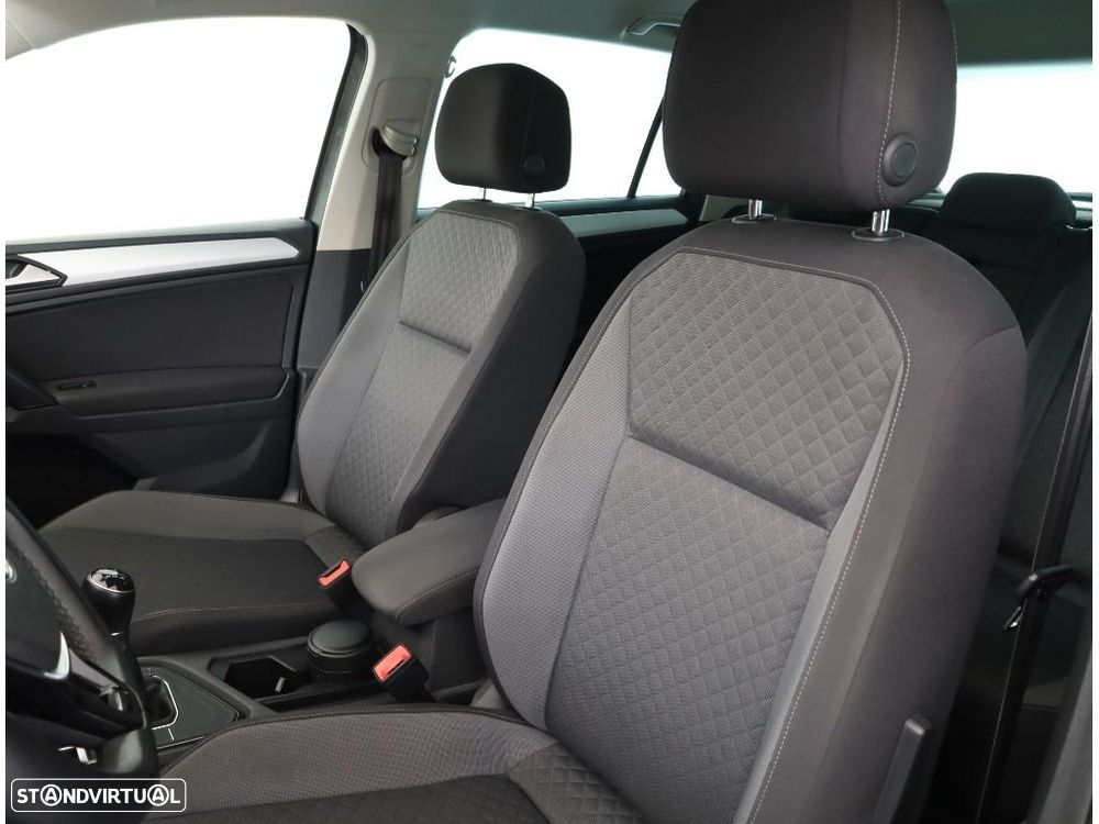 VW Tiguan 1.5 TSI Confortline - 9