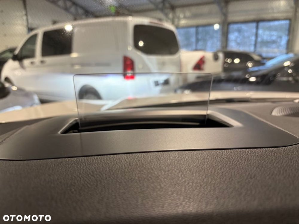 Ford Kuga 2.5 Duratec FHEV 4x4 ST-LINE - 36