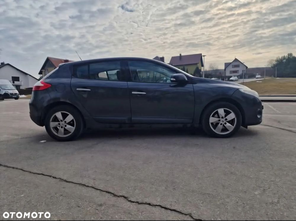 Renault Megane 2.0 140 CVT Luxe - 8