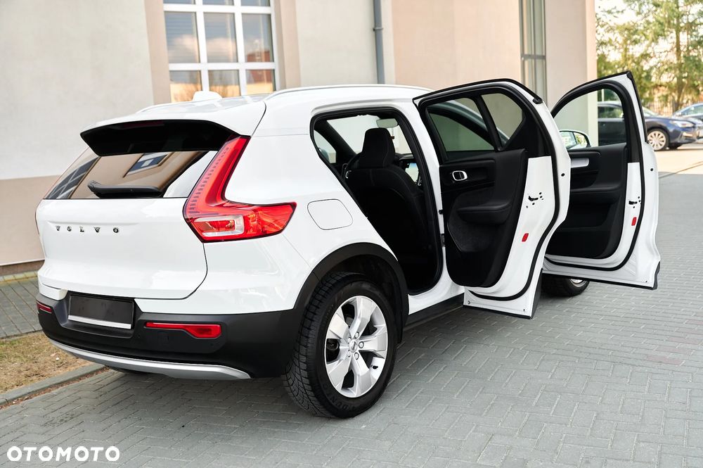 Volvo XC 40 T3 Momentum Pro - 22