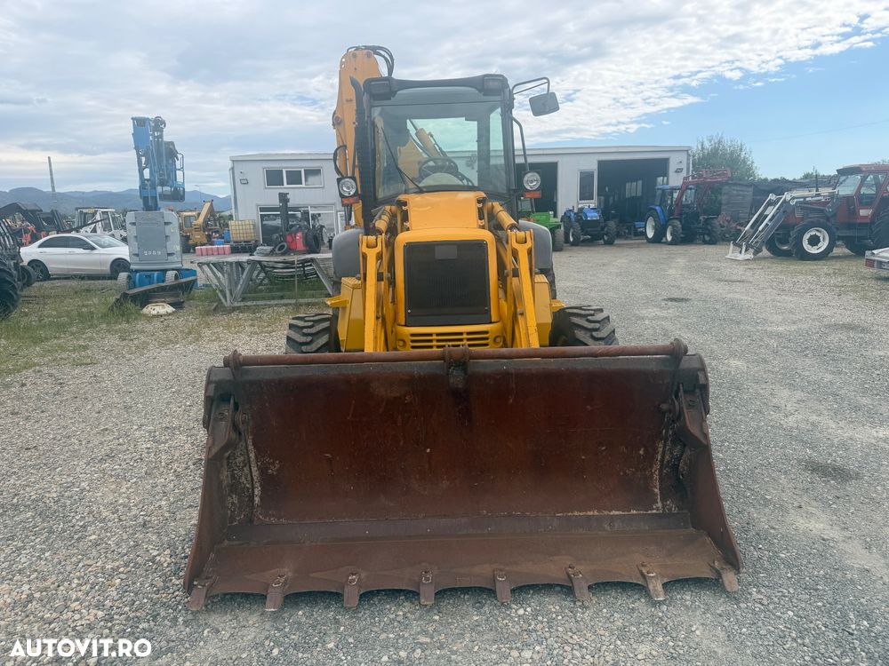 Komatsu Wb93 r2 - 1