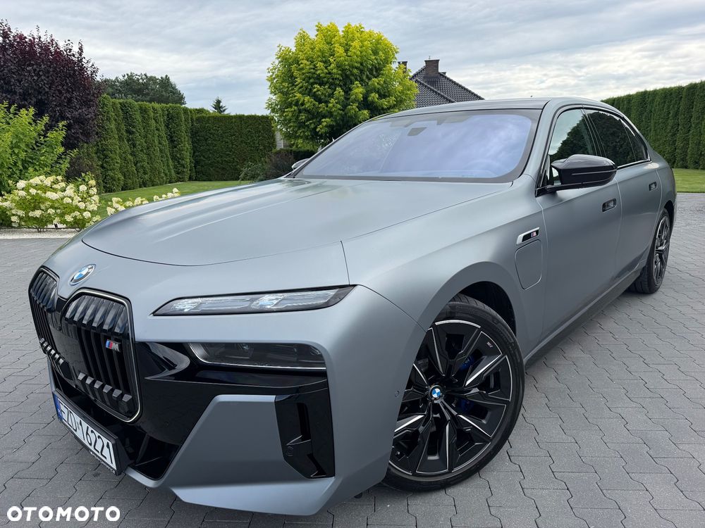 BMW Seria 7 M760e PHEV xDrive Individual Edition sport - 38