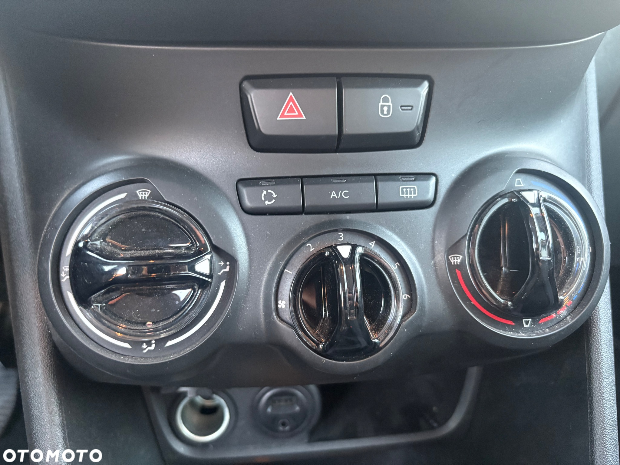 Peugeot 208 82 PureTech Style - 18