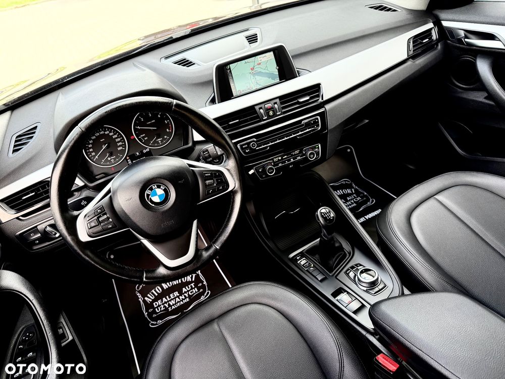 BMW X1 sDrive16d Sport Line - 7