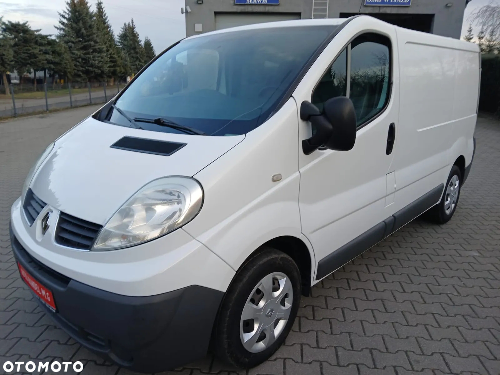 Renault TRAFIC - 2