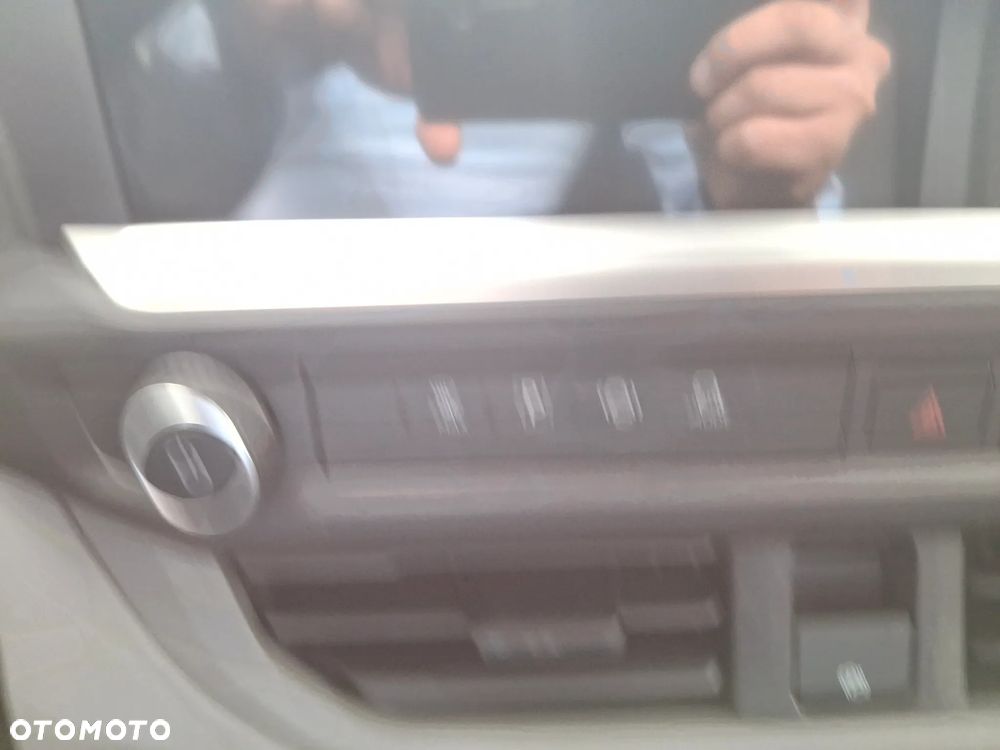 Volkswagen Transporter - 23