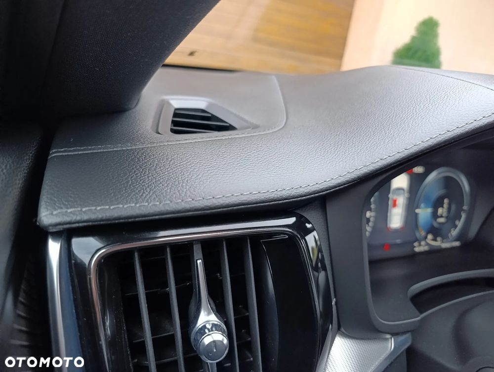 Volvo V60 T8 AWD Twin Engine Geartronic Inscription - 25