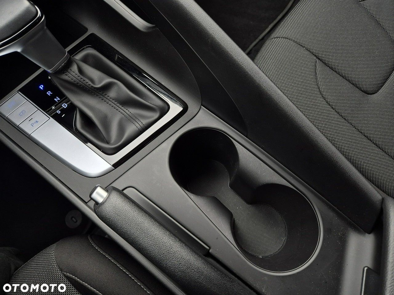 Hyundai Elantra - 29