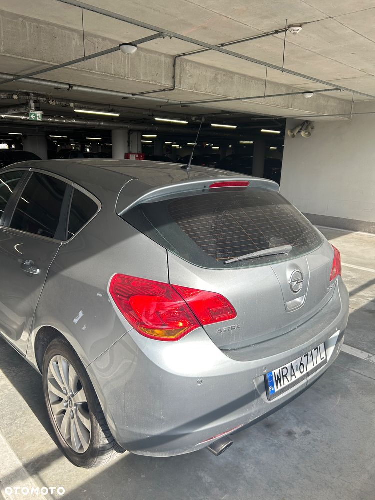 Opel Astra 1.6 Turbo Edition - 4