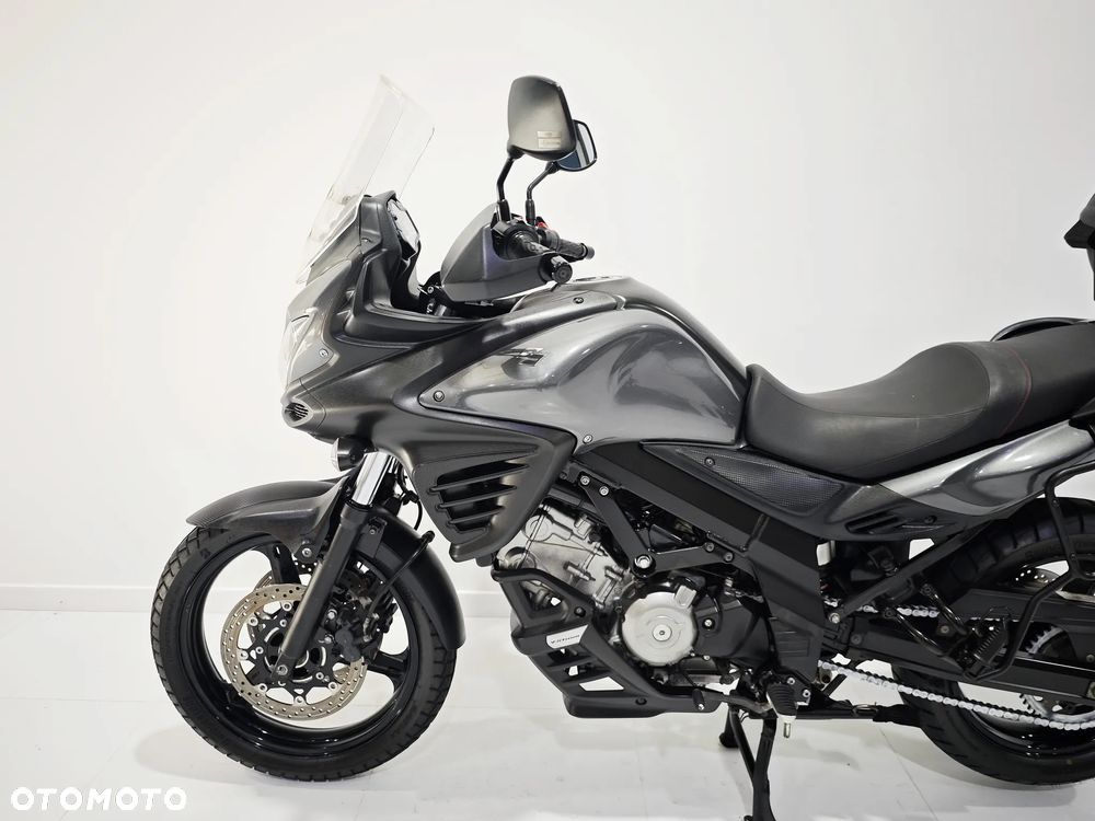 Suzuki V-STROM - 10