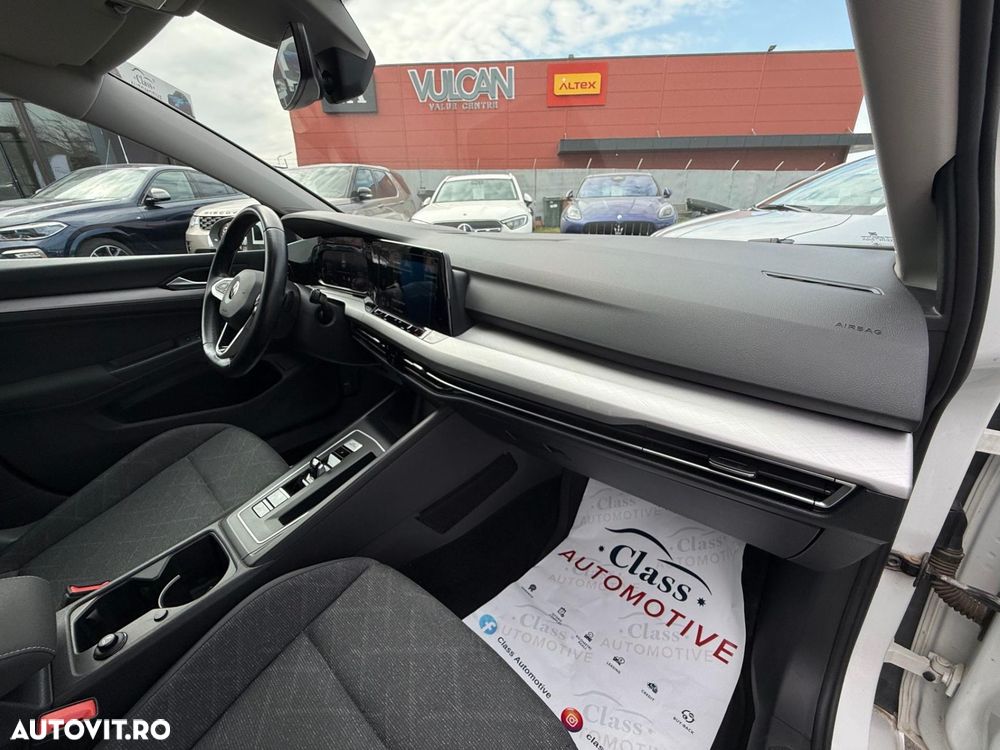 Volkswagen Golf 1.5 eTSI ACT DSG MHEV Style - 25