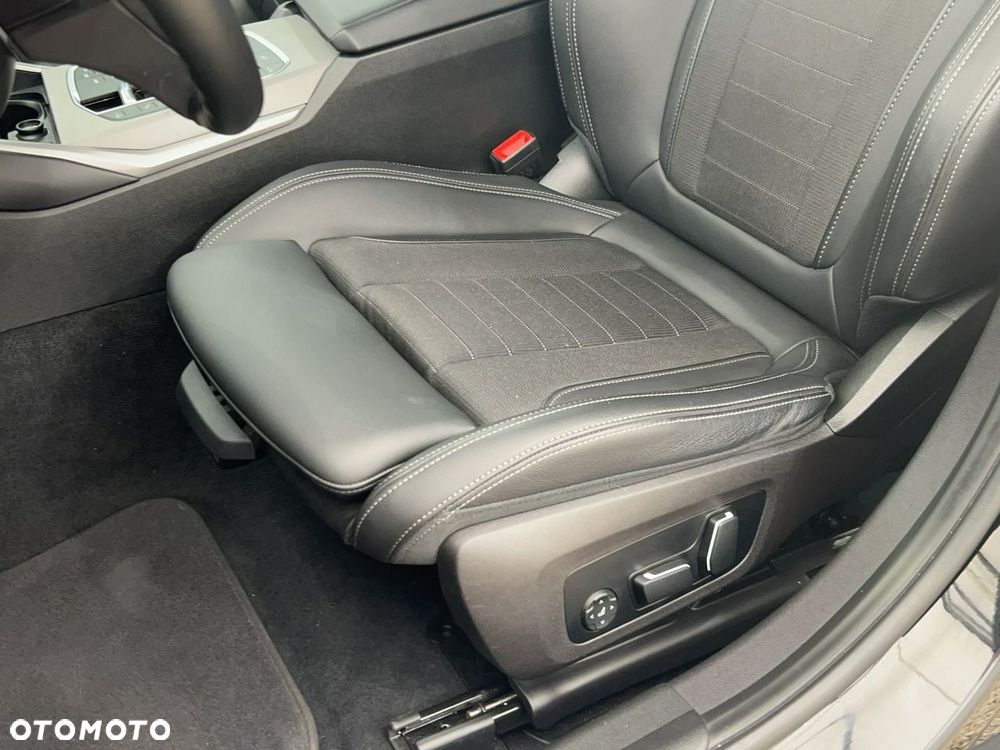 BMW Seria 3 318d mHEV - 18